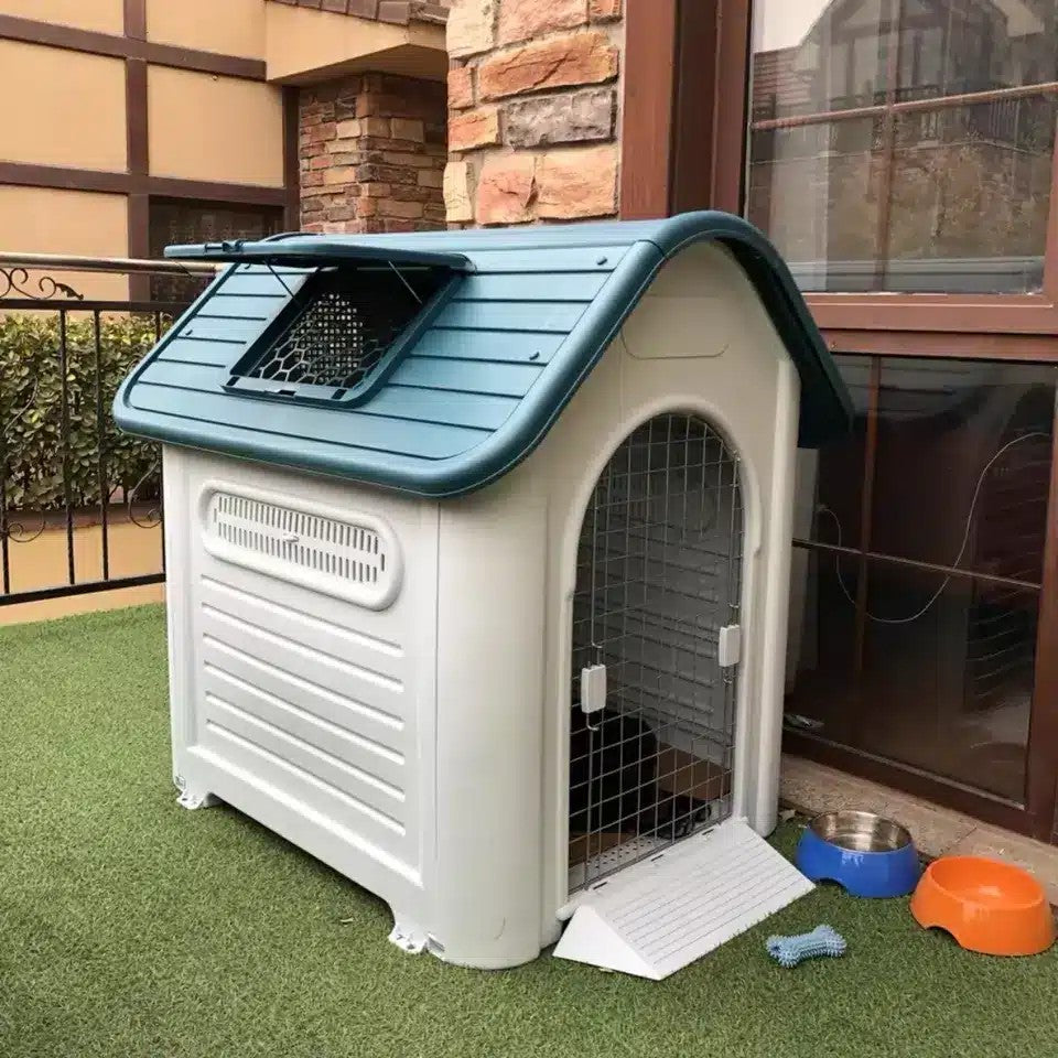 Plastic Dog House with Windows and Adjustable Sunroof